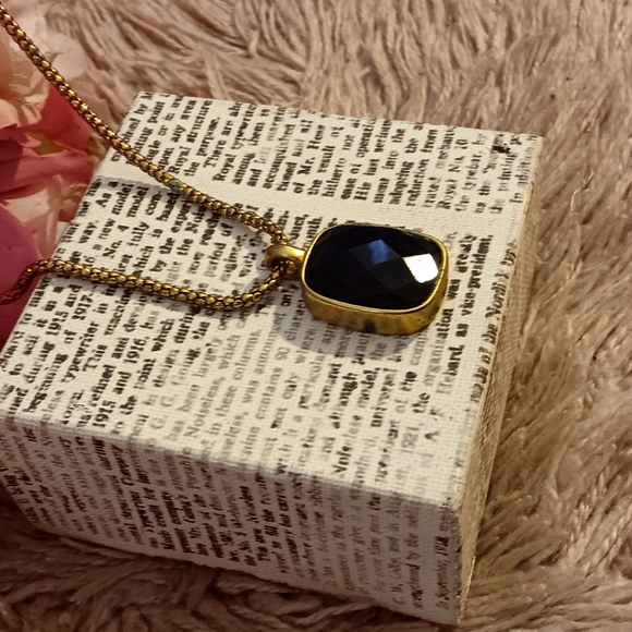 Avon Jewelry - Vintage Estate AVON Amber Lucite Pendant Necklace
